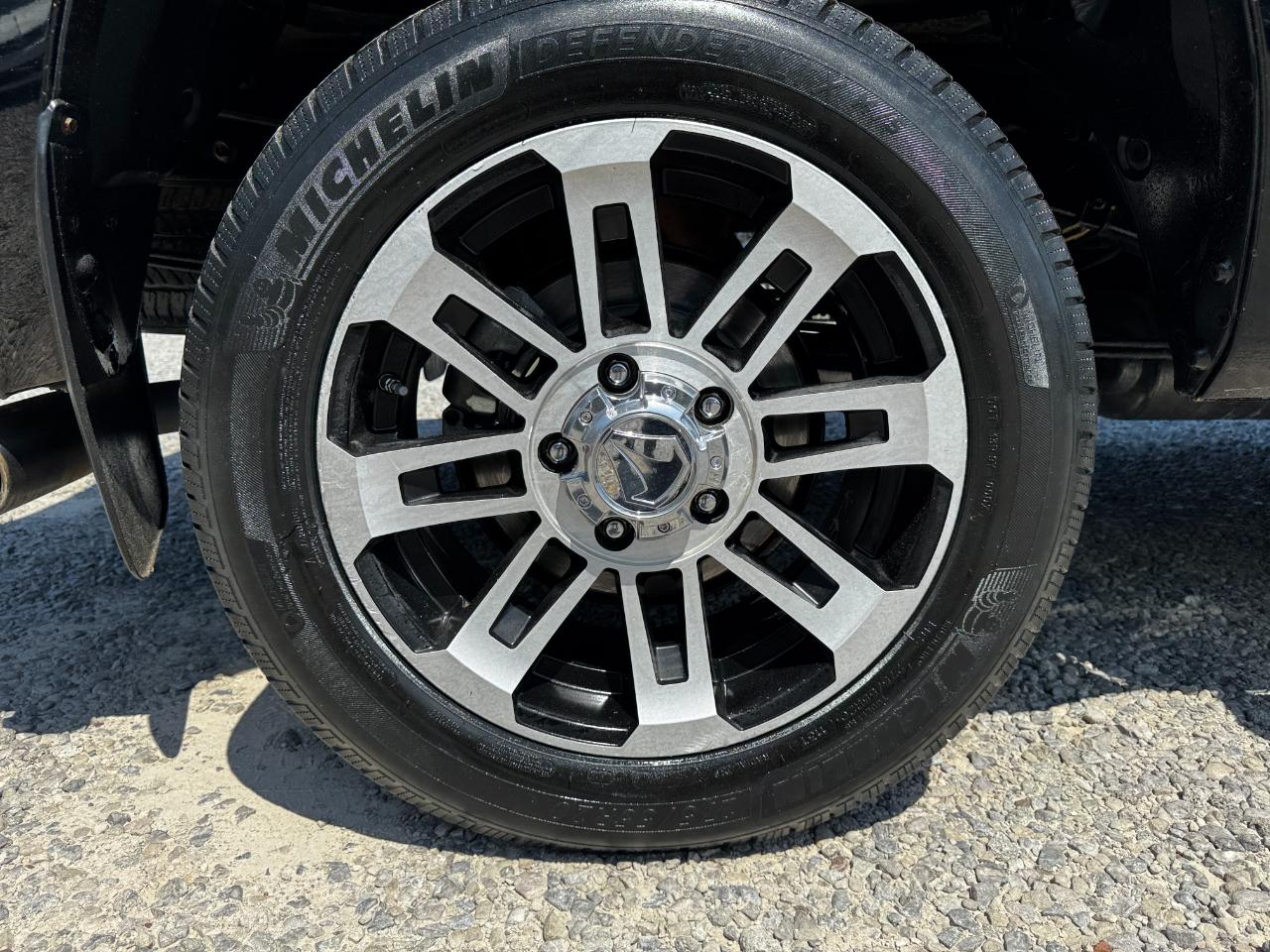 Toyota Tundra 4WD Truck CrewMax 5.7L FFV V8 6-Spd AT (Natl) 2013