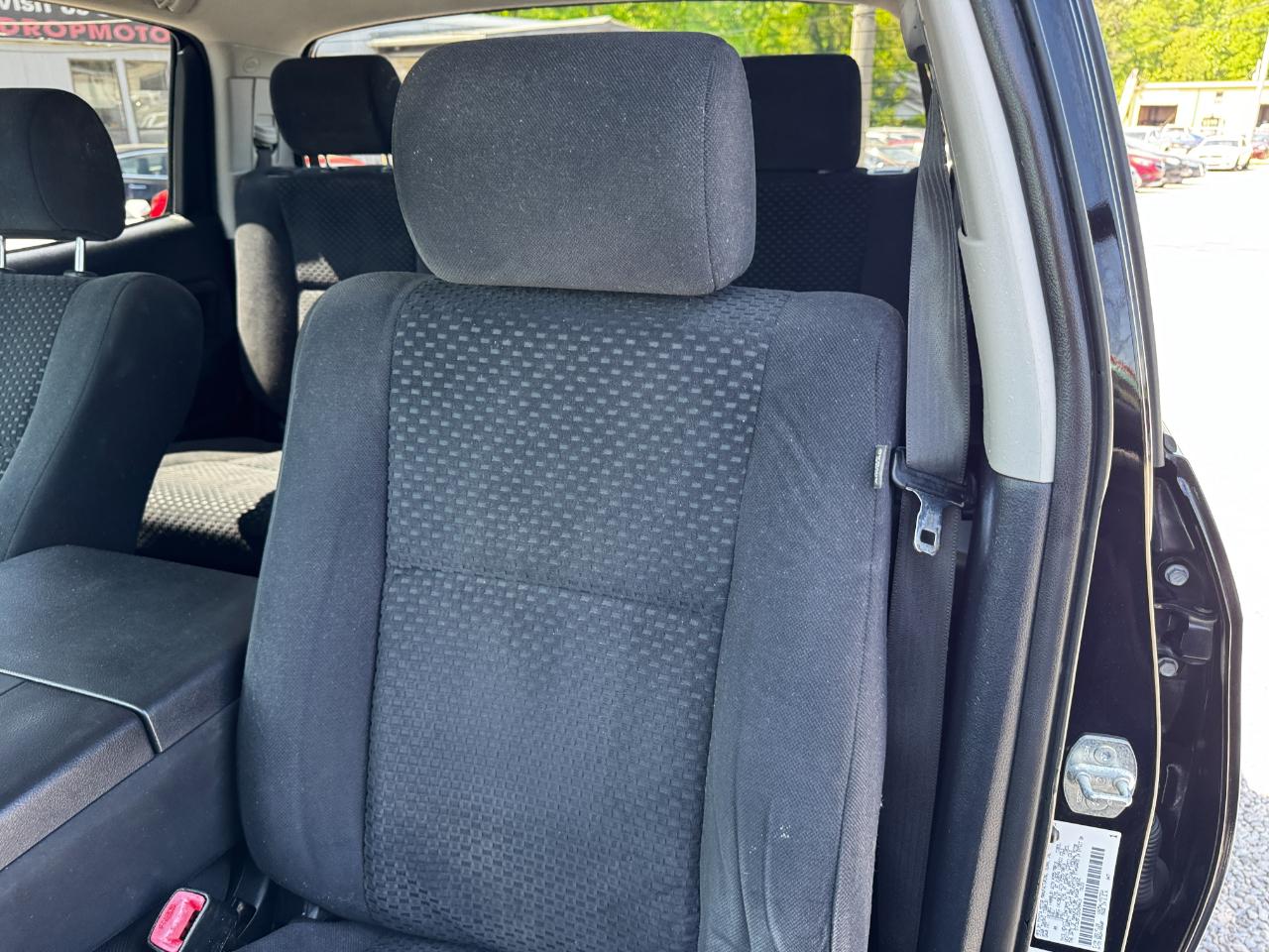 Toyota Tundra 4WD Truck CrewMax 5.7L FFV V8 6-Spd AT (Natl) 2013