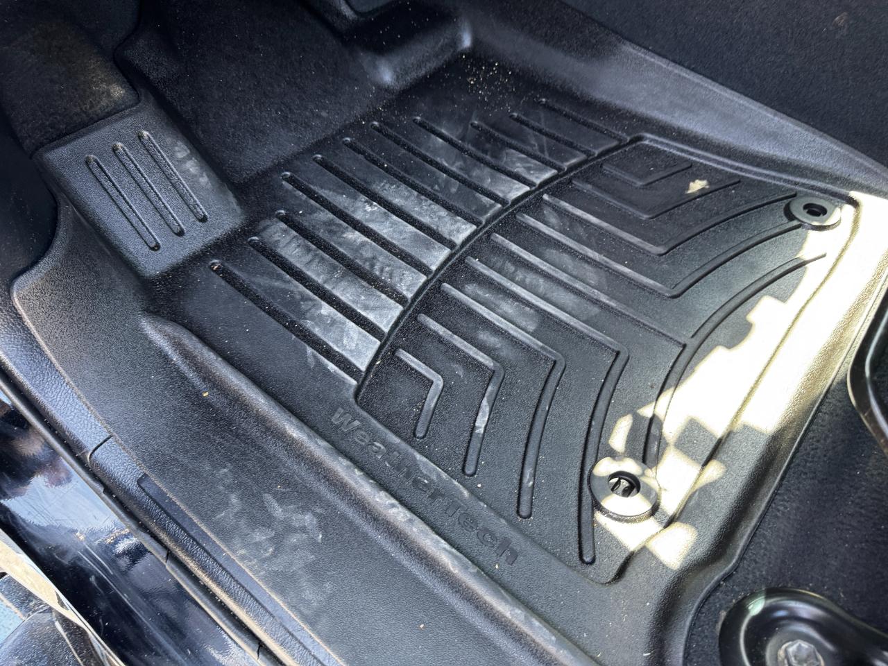 Toyota Tundra 4WD Truck CrewMax 5.7L FFV V8 6-Spd AT (Natl) 2013