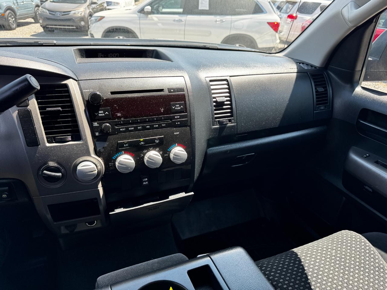 Toyota Tundra 4WD Truck CrewMax 5.7L FFV V8 6-Spd AT (Natl) 2013