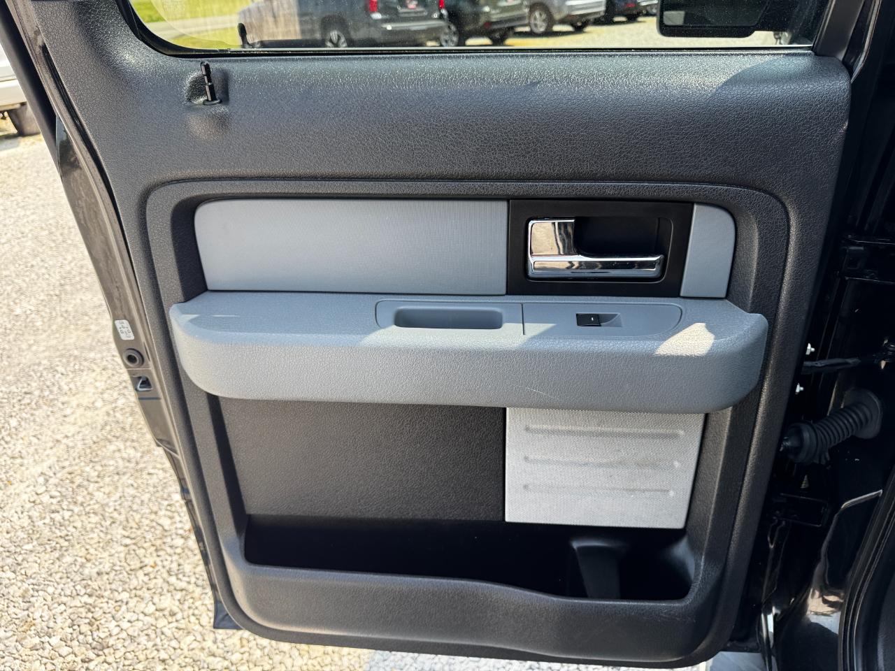 Ford F-150 4WD SuperCrew 145" XLT 2014