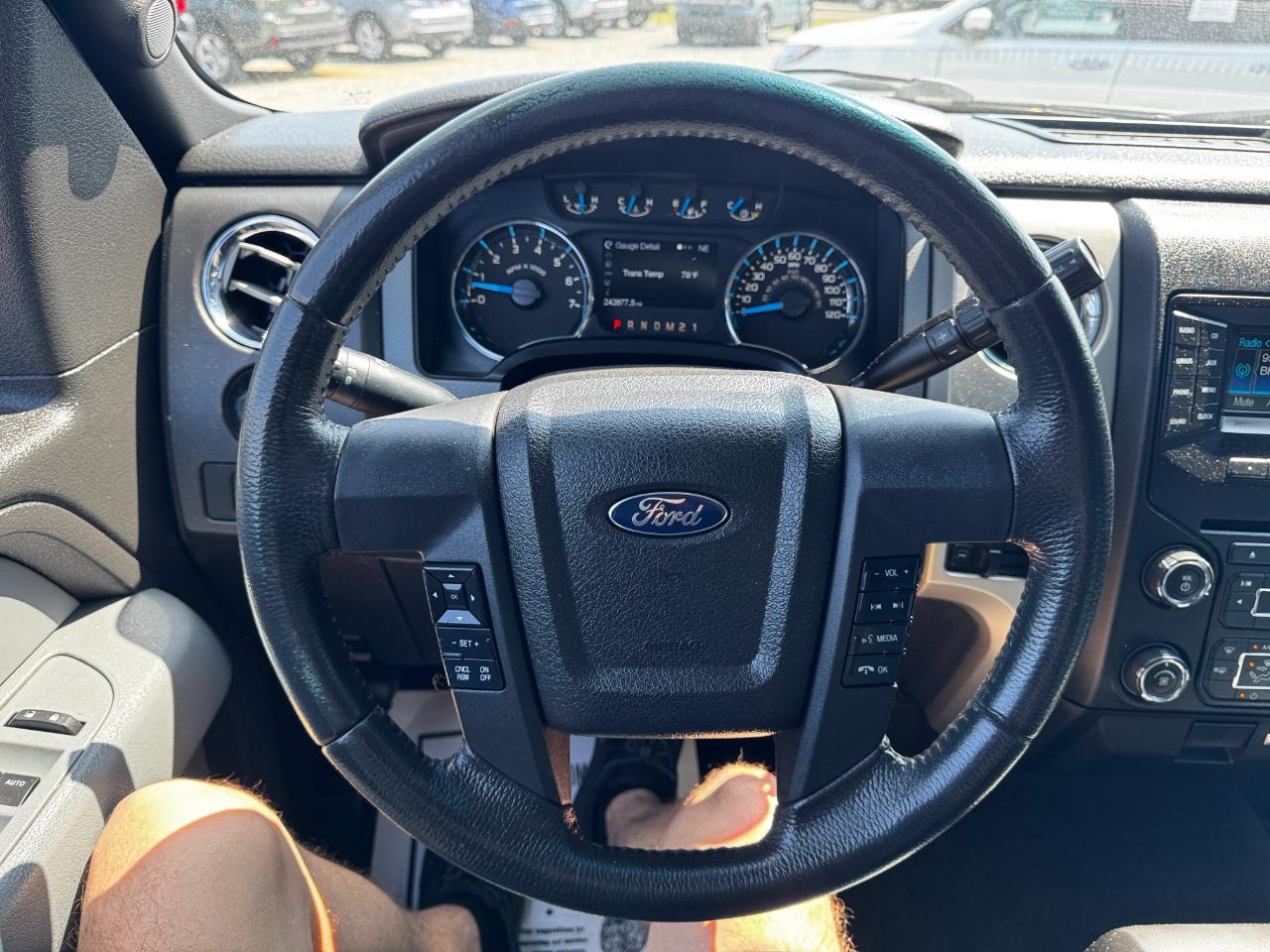 Ford F-150 4WD SuperCrew 145" XLT 2014