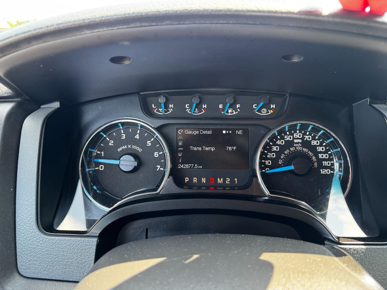 Ford F-150 4WD SuperCrew 145" XLT 2014