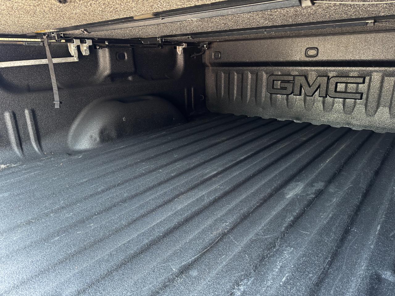 GMC Sierra 1500 4WD Crew Cab 143.5" SLT 2018