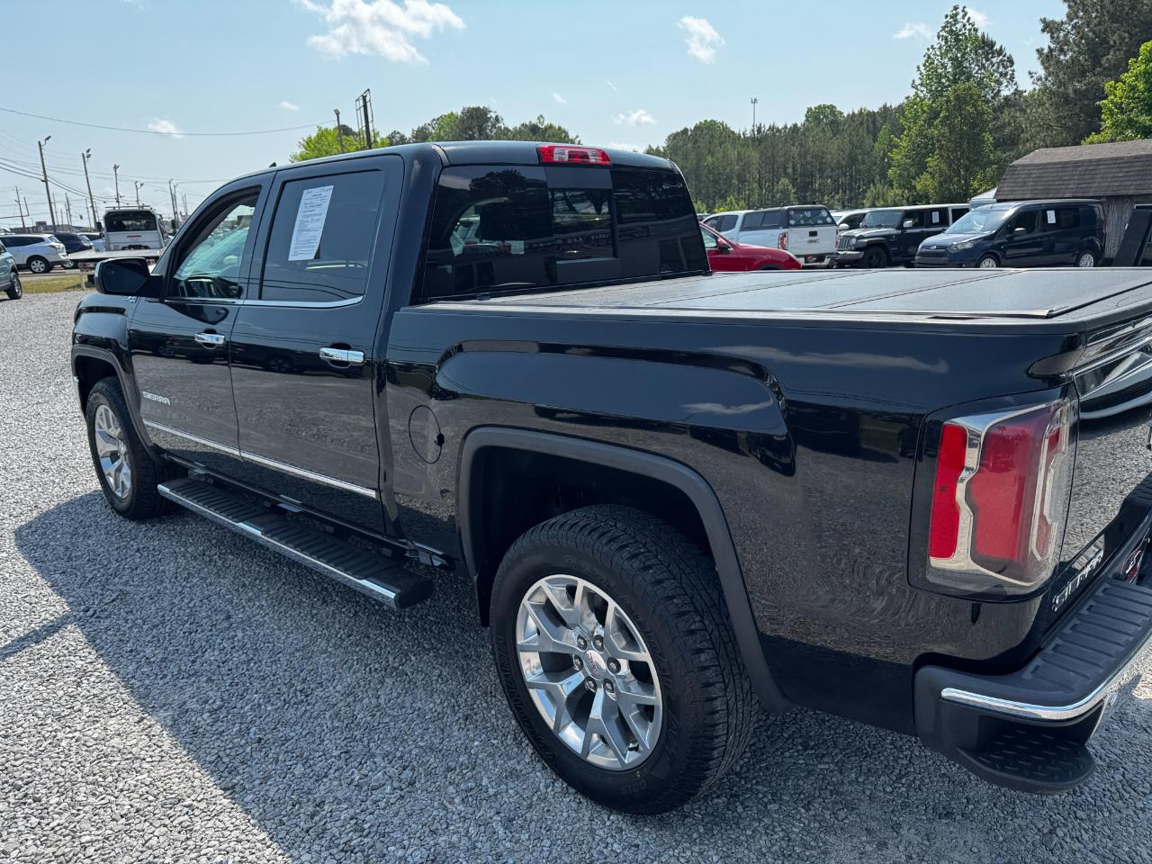GMC Sierra 1500 4WD Crew Cab 143.5" SLT 2018