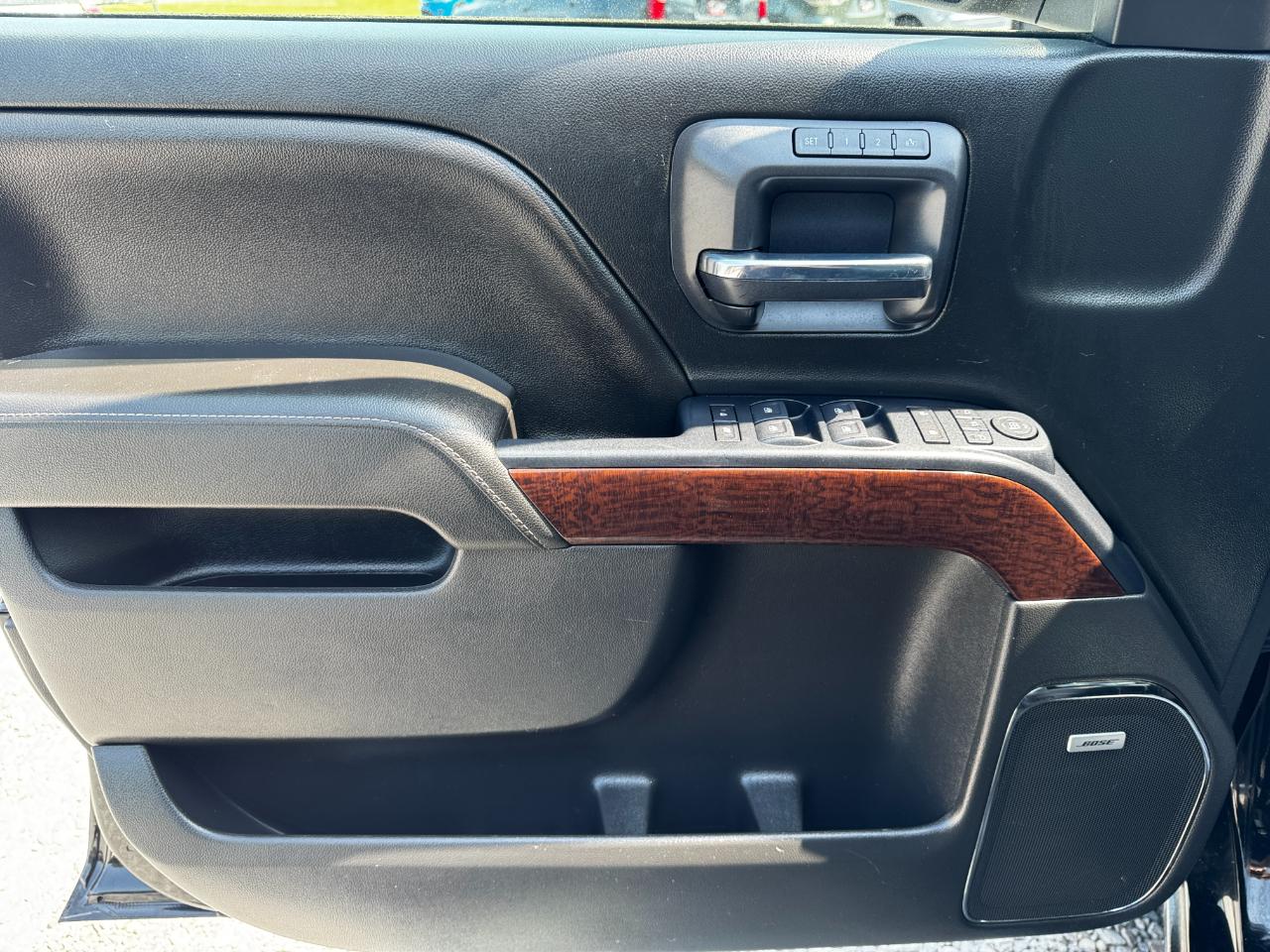 GMC Sierra 1500 4WD Crew Cab 143.5" SLT 2018