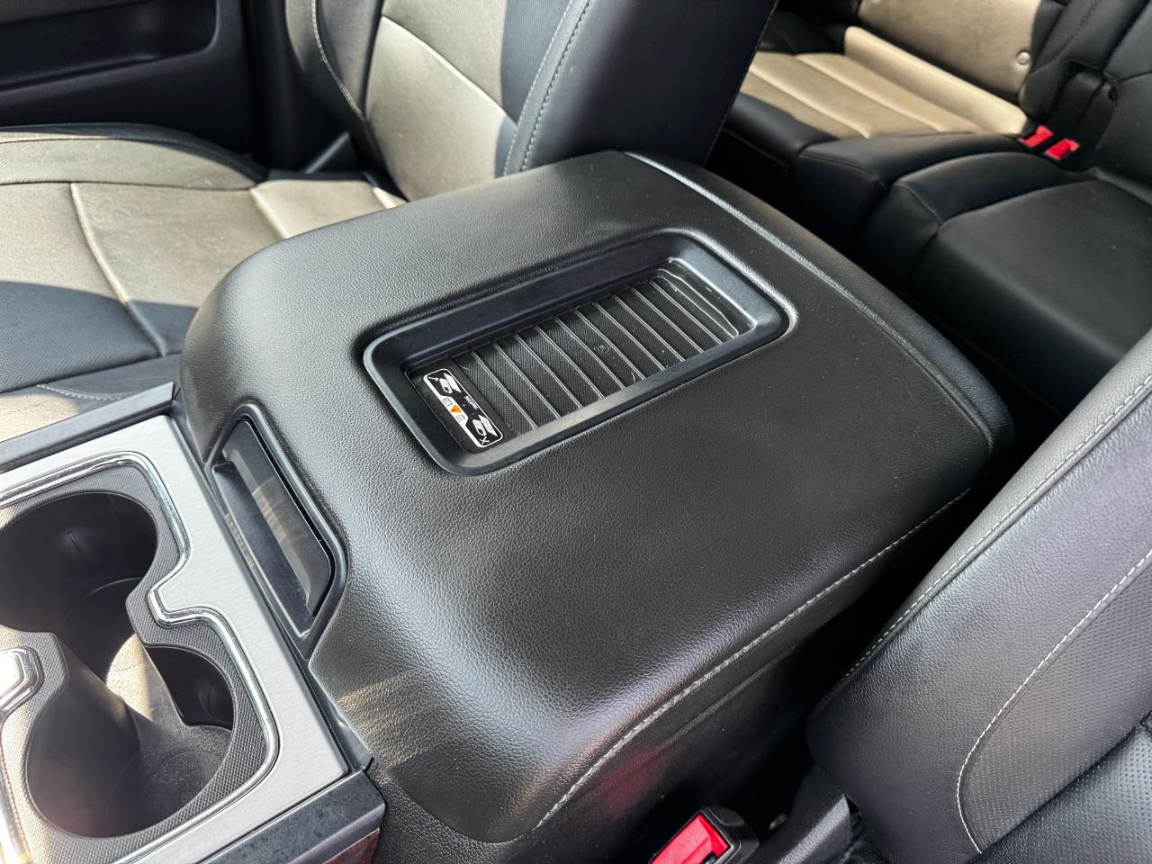 GMC Sierra 1500 4WD Crew Cab 143.5" SLT 2018