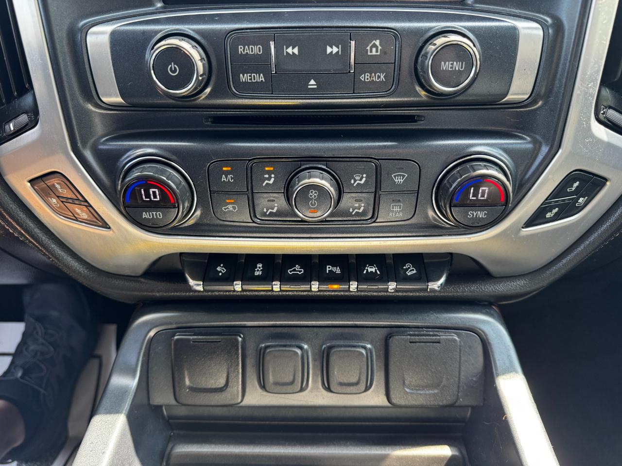 GMC Sierra 1500 4WD Crew Cab 143.5" SLT 2018