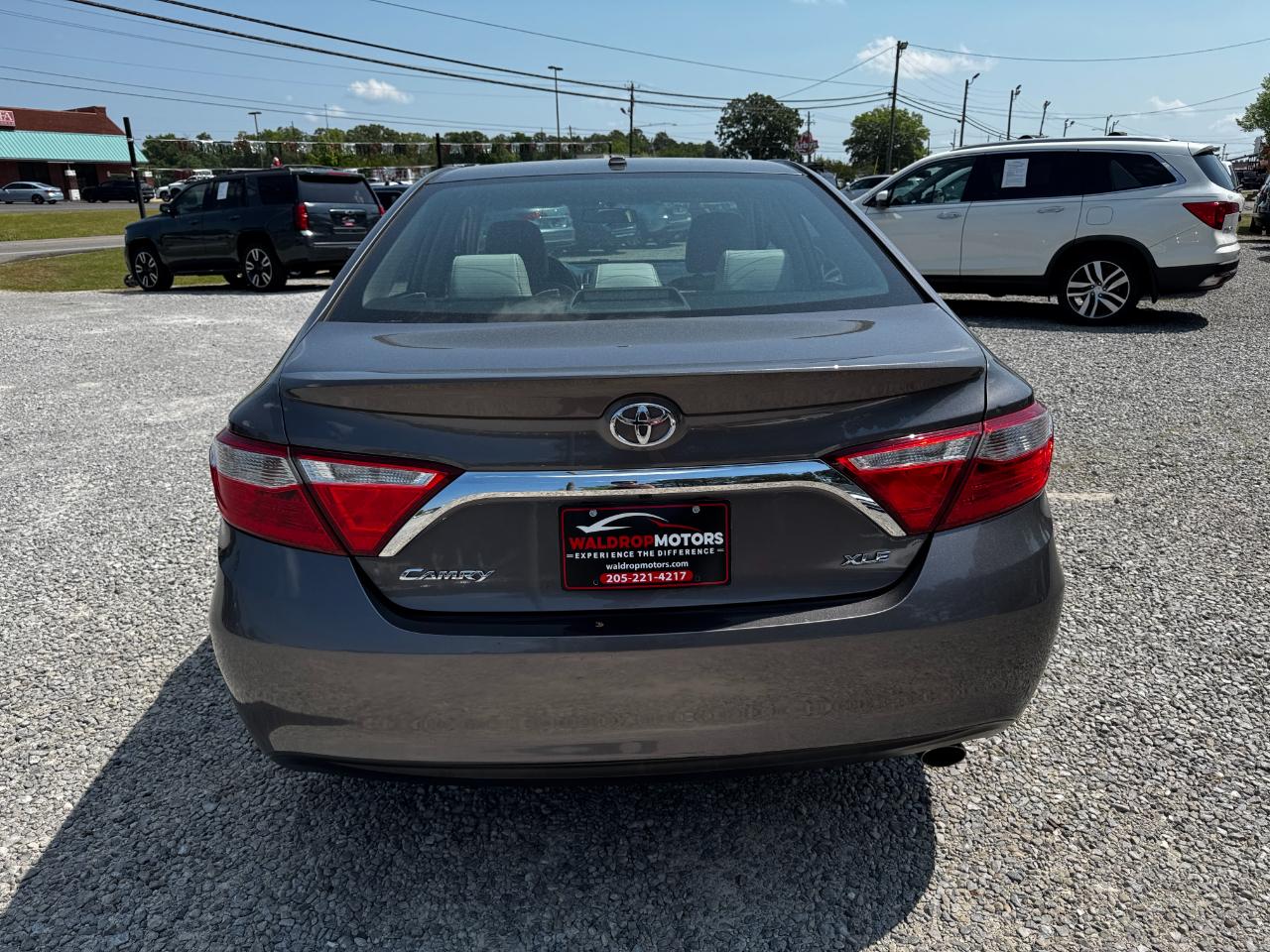 Toyota Camry 4dr Sdn I4 Auto XLE (Natl) 2016