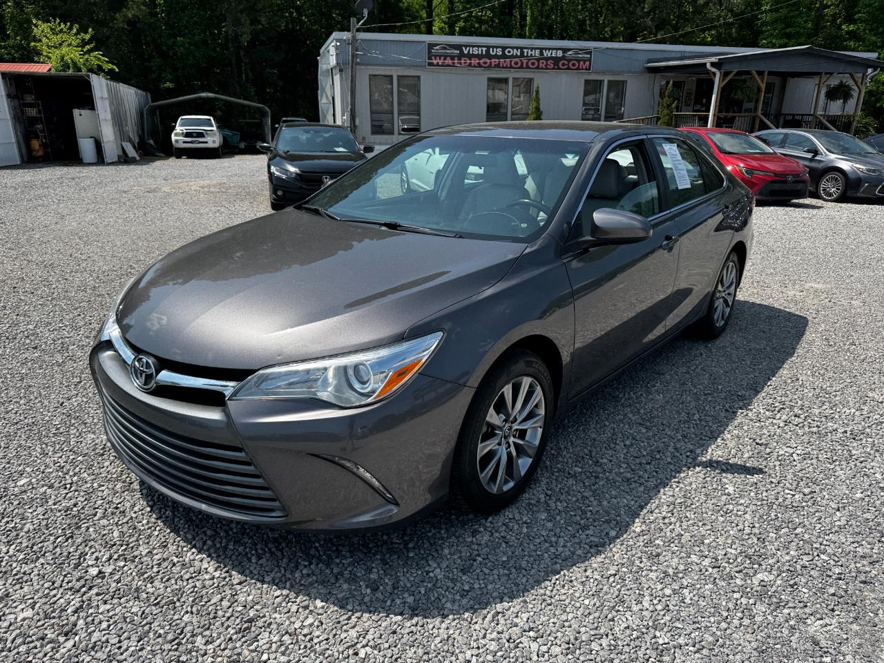 Toyota Camry 4dr Sdn I4 Auto XLE (Natl) 2016