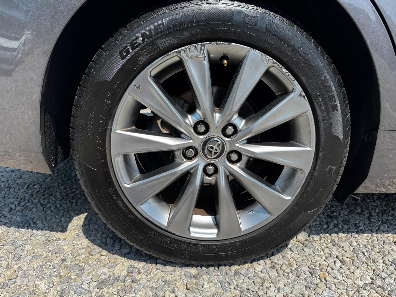 Toyota Camry 4dr Sdn I4 Auto XLE (Natl) 2016