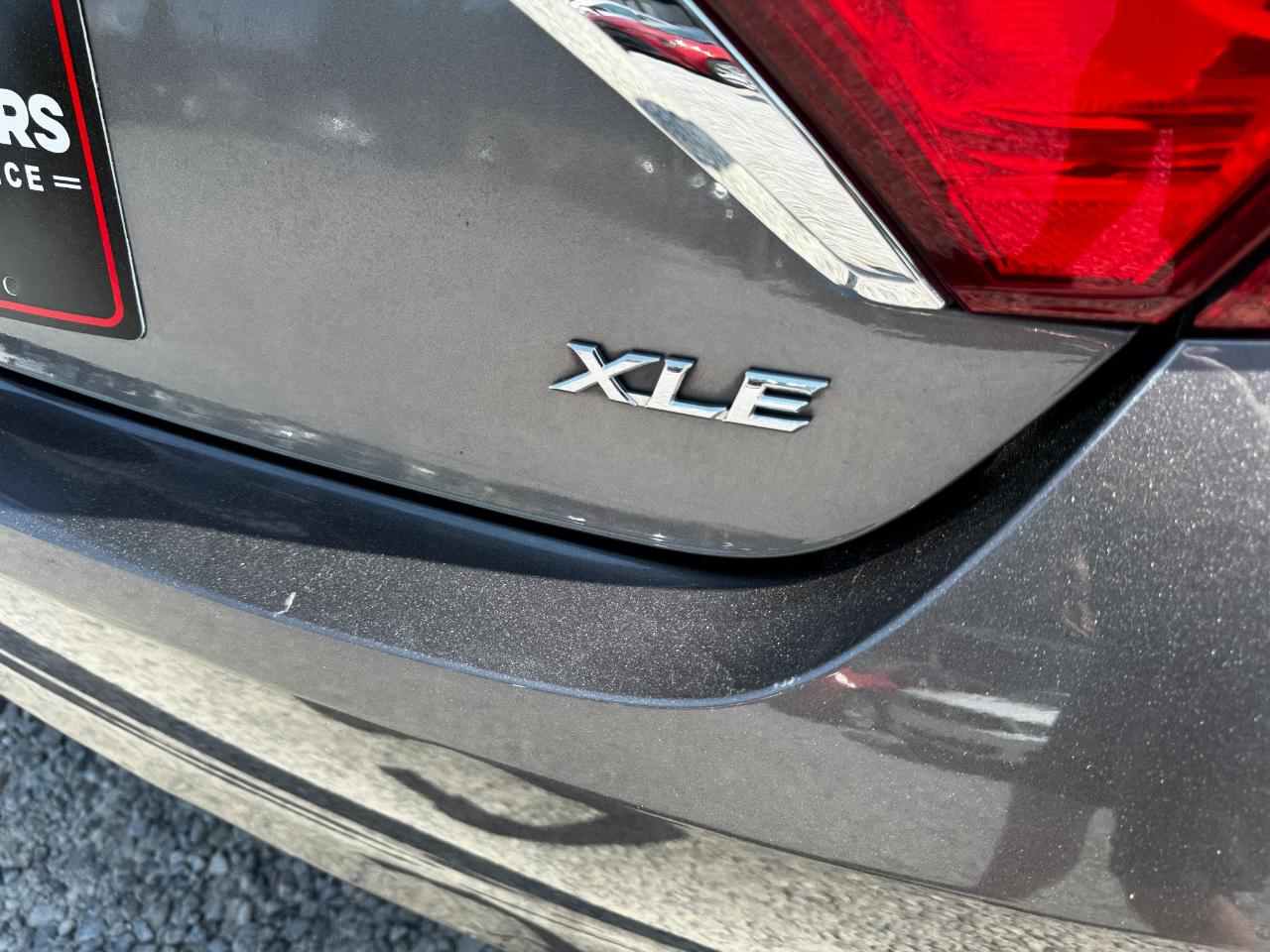 Toyota Camry 4dr Sdn I4 Auto XLE (Natl) 2016