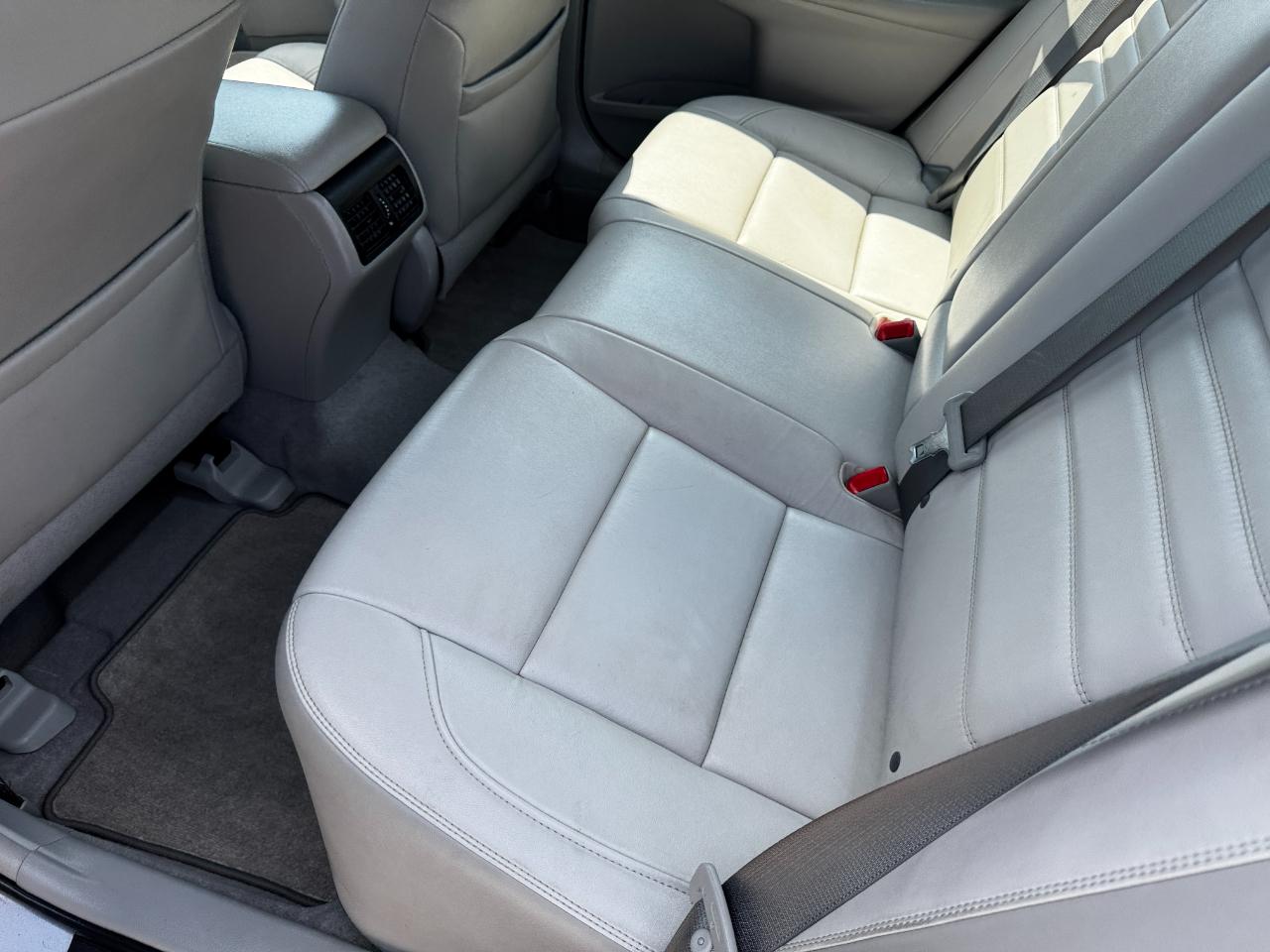 Toyota Camry 4dr Sdn I4 Auto XLE (Natl) 2016