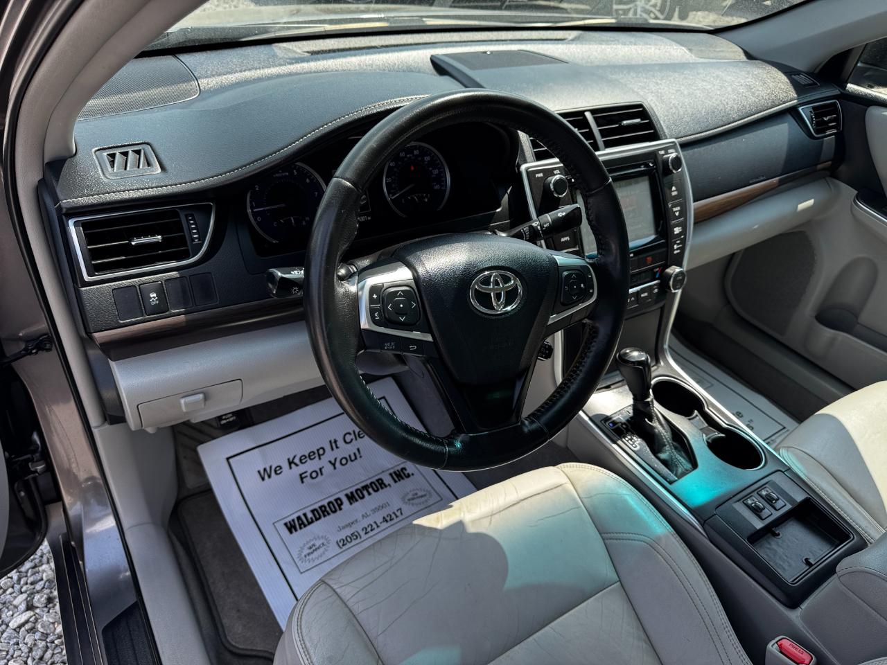 Toyota Camry 4dr Sdn I4 Auto XLE (Natl) 2016