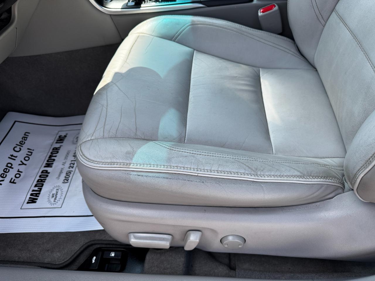 Toyota Camry 4dr Sdn I4 Auto XLE (Natl) 2016