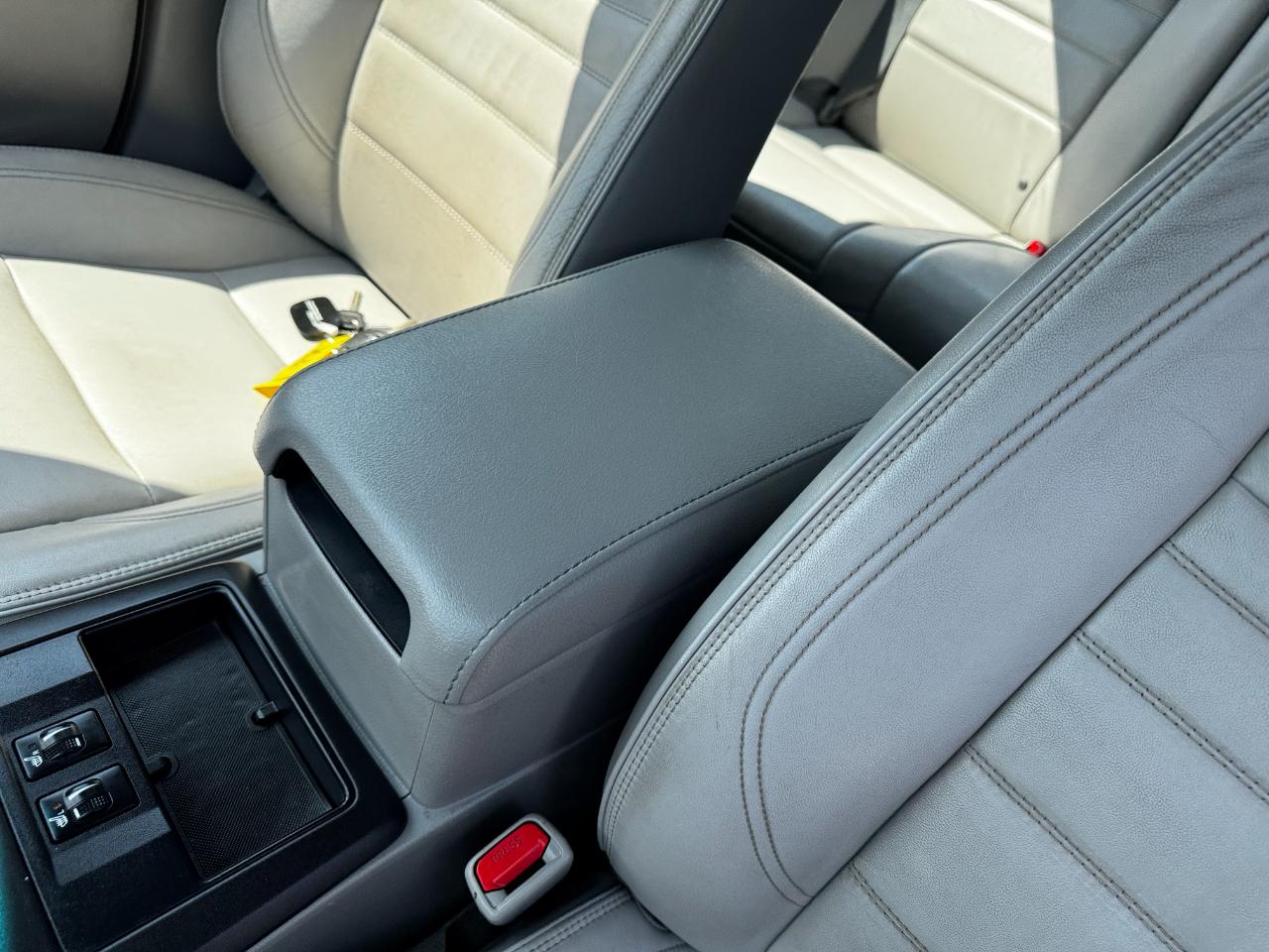 Toyota Camry 4dr Sdn I4 Auto XLE (Natl) 2016