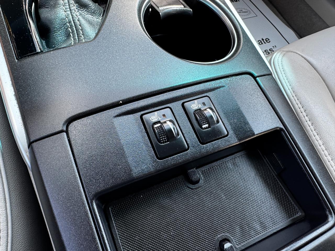 Toyota Camry 4dr Sdn I4 Auto XLE (Natl) 2016