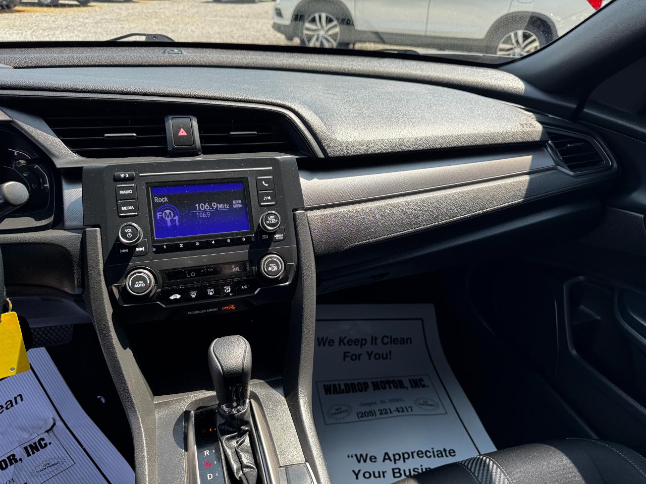 Honda Civic Hatchback LX CVT 2019