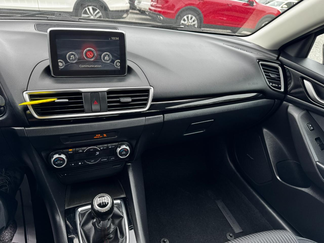 Mazda MAZDA3 4dr Sdn Man i Touring 2015