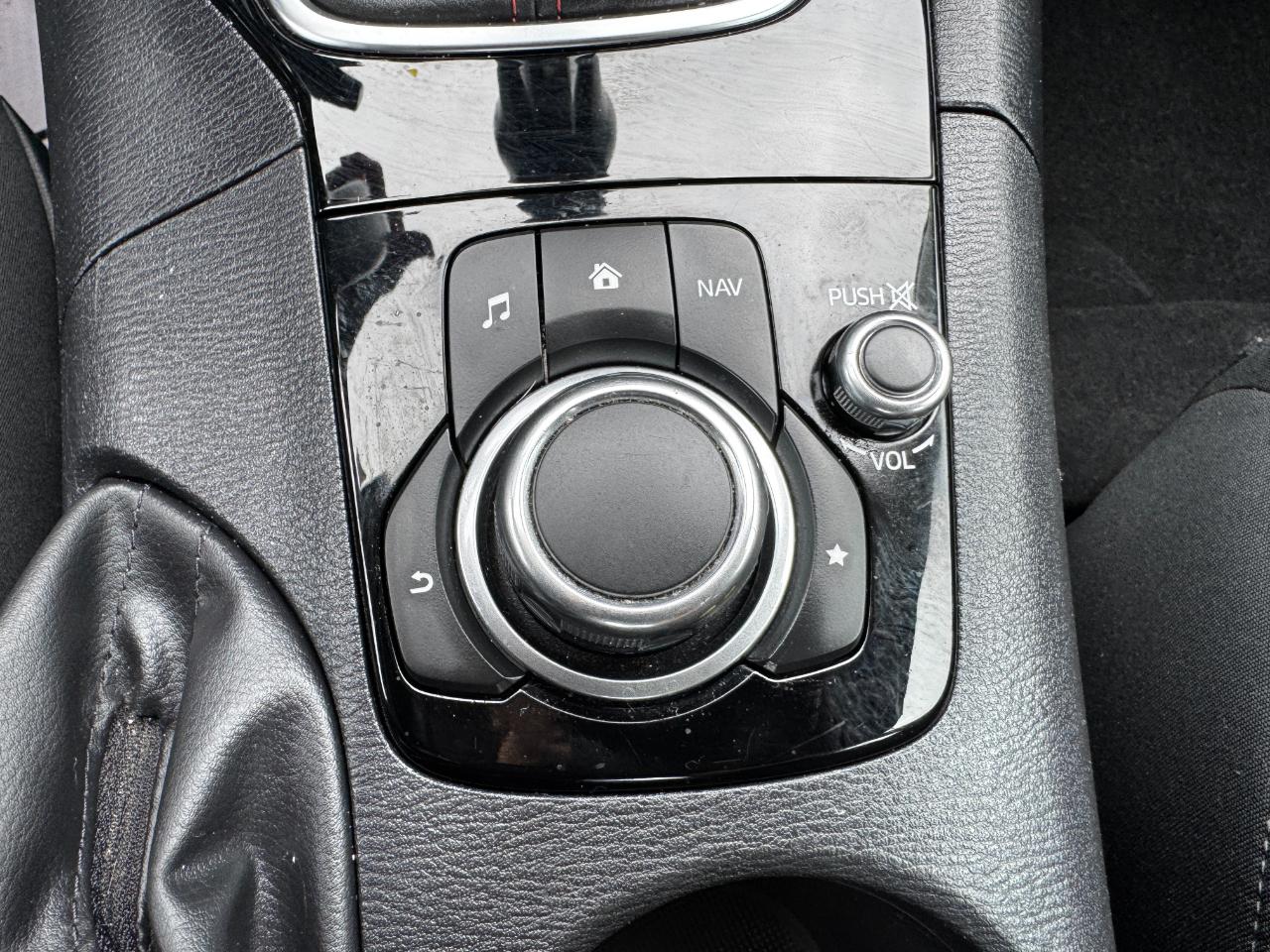 Mazda MAZDA3 4dr Sdn Man i Touring 2015