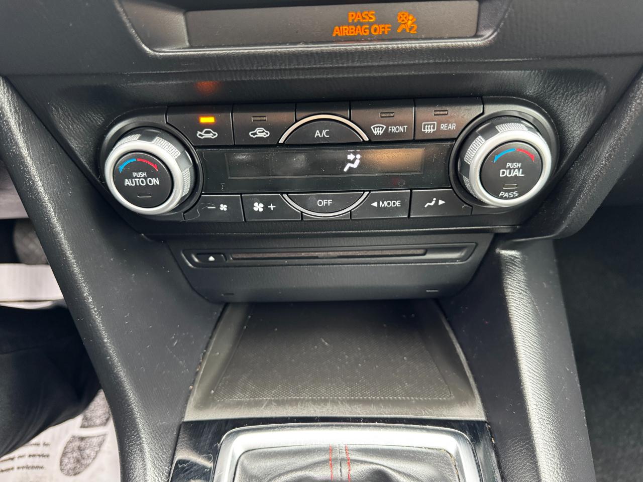Mazda MAZDA3 4dr Sdn Man i Touring 2015
