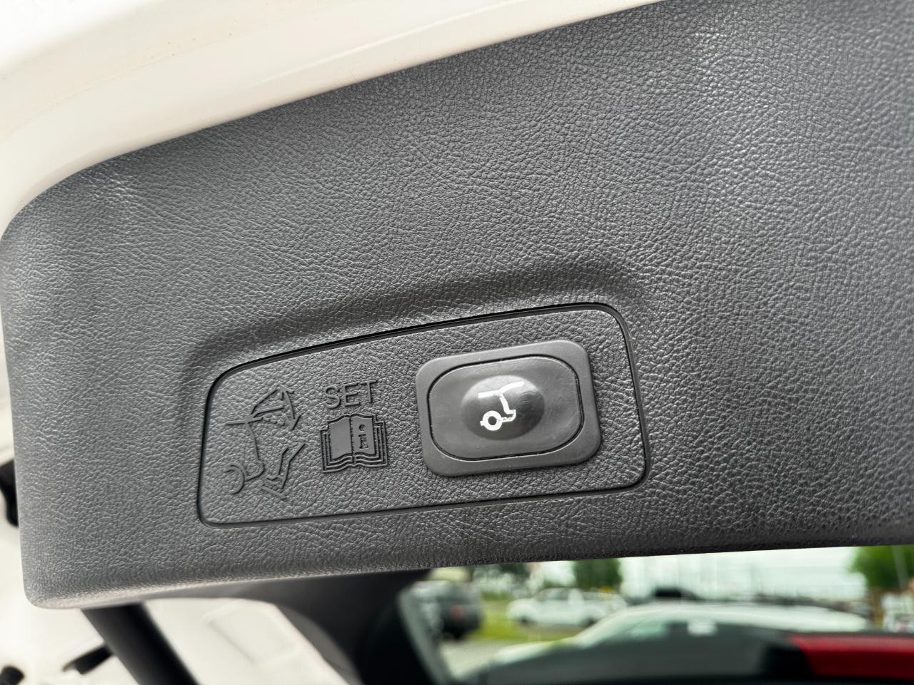 Lincoln MKC AWD 4dr Reserve 2016