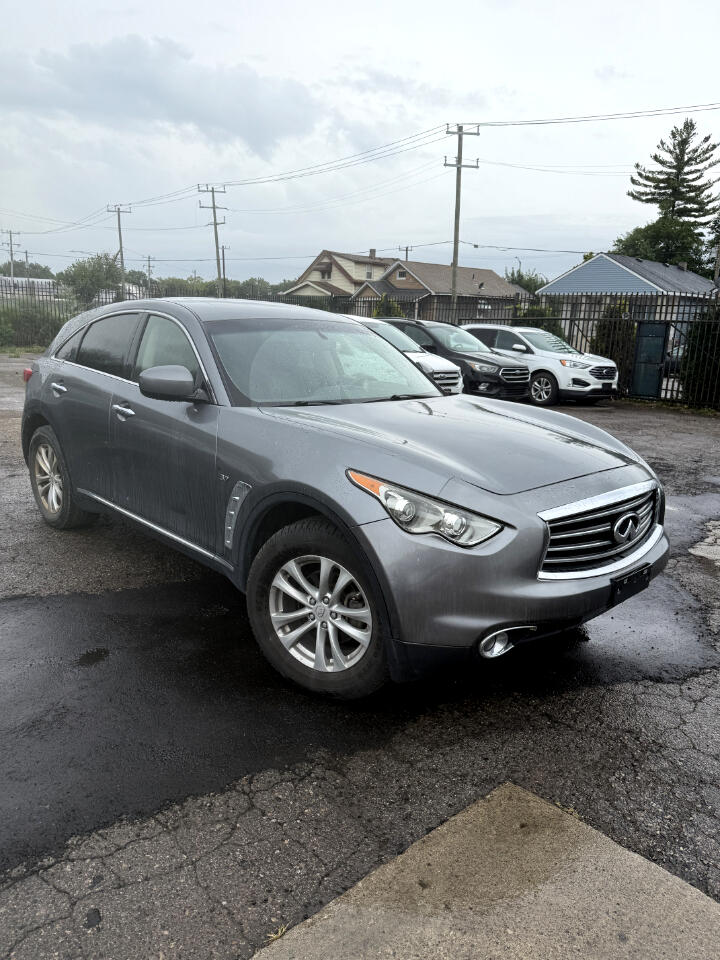 2016 Infiniti QX70 photo 2