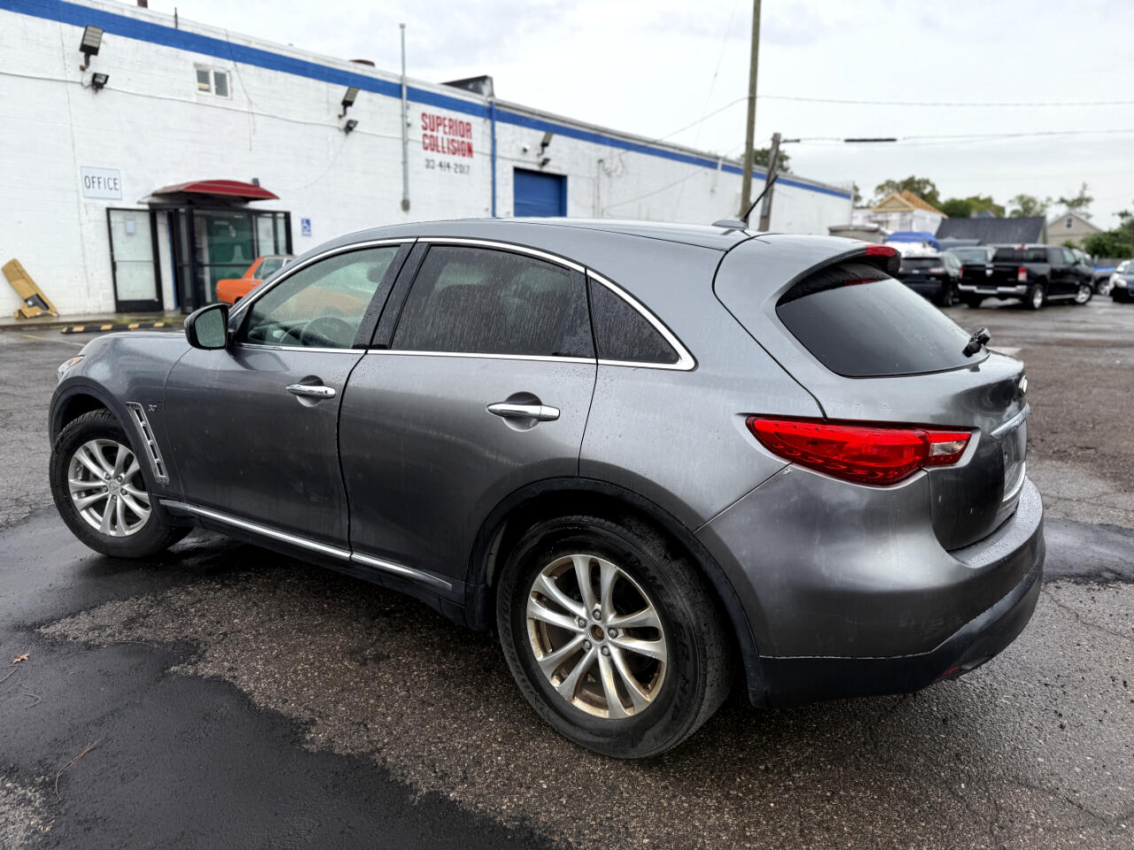 2016 Infiniti QX70 photo 3