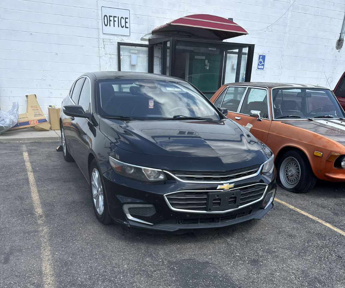 2018 Chevrolet Malibu Hybrid photo 3