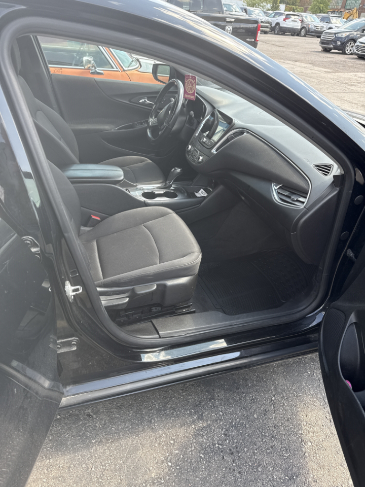 2018 Chevrolet Malibu Hybrid photo 5