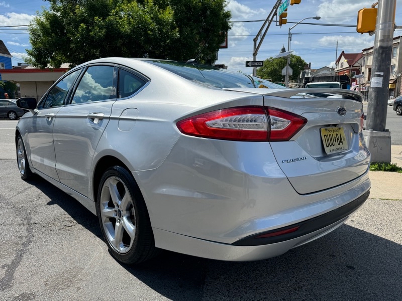 Ford Fusion SE 2013