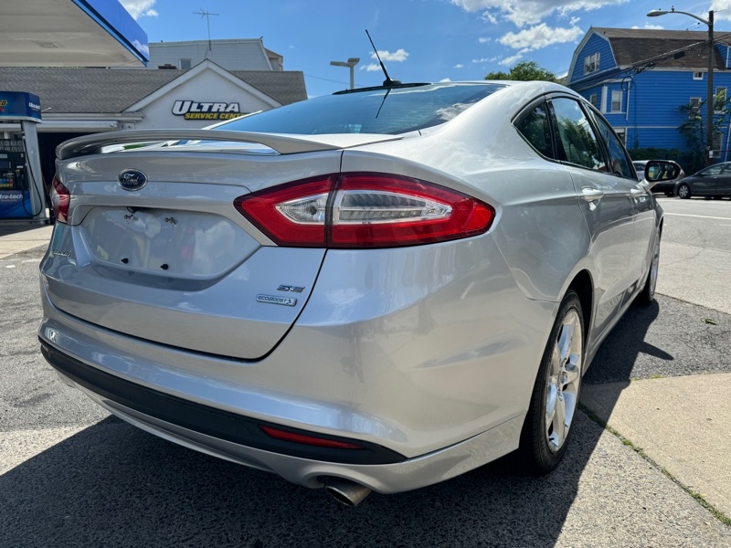 Ford Fusion SE 2013