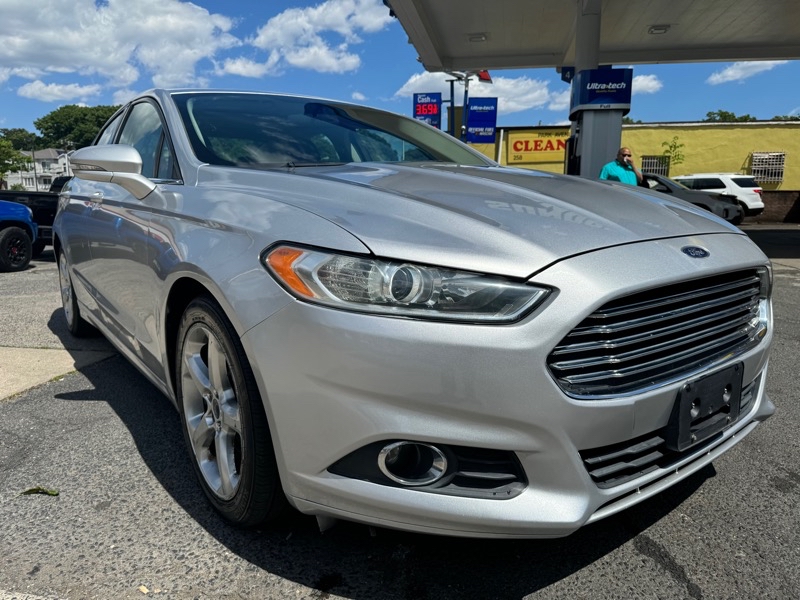 Ford Fusion SE 2013