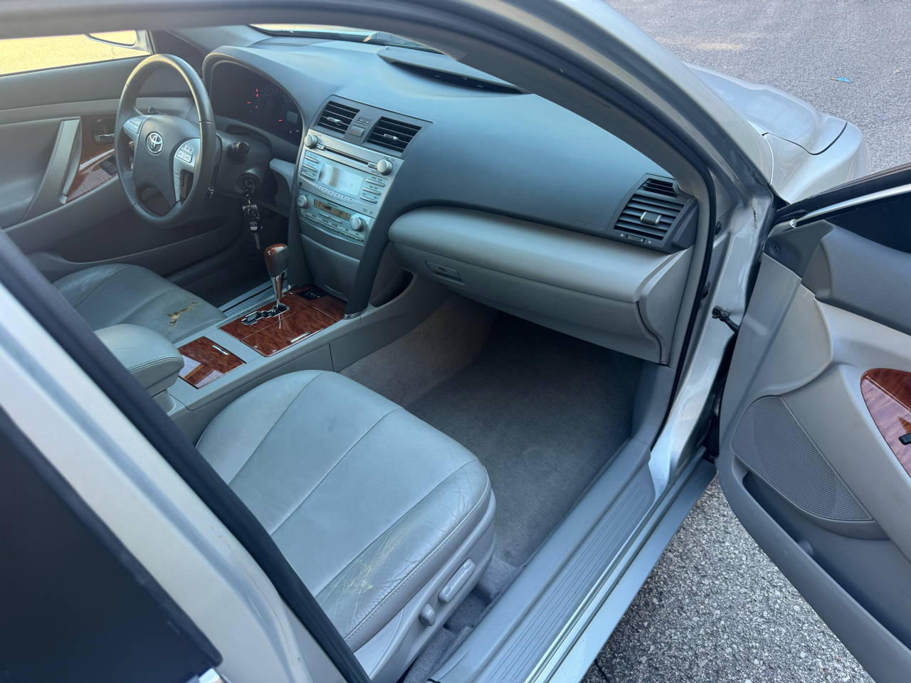 Toyota Camry XLE 5-Spd AT 2009