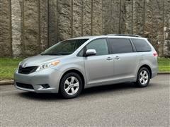 2014 Toyota Sienna 