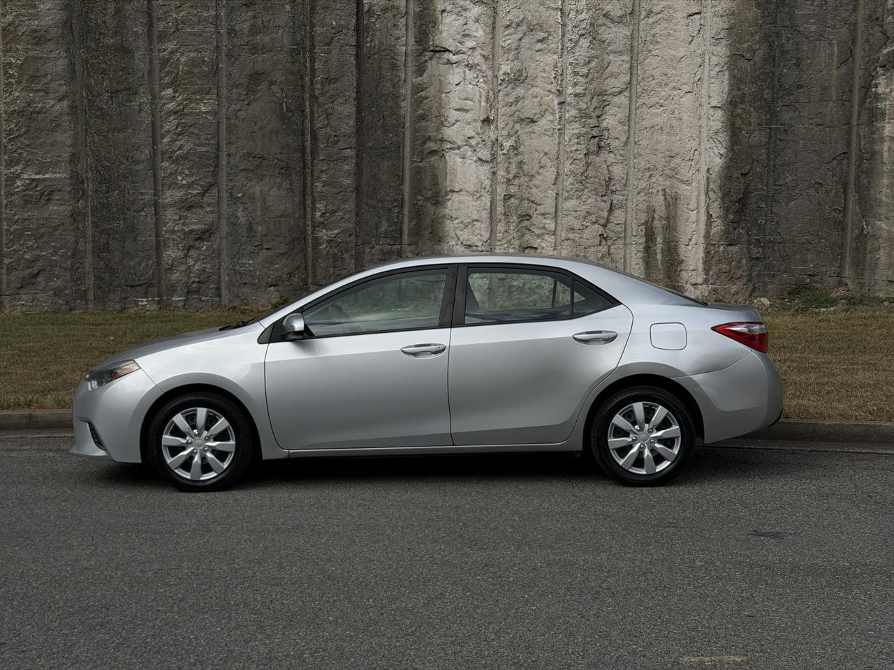 Toyota Corolla photo 2