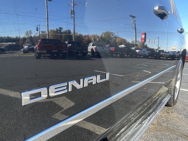 GMC Yukon 4WD 4dr Denali 2015 GMC Yukon 4WD 4dr Denali 2015