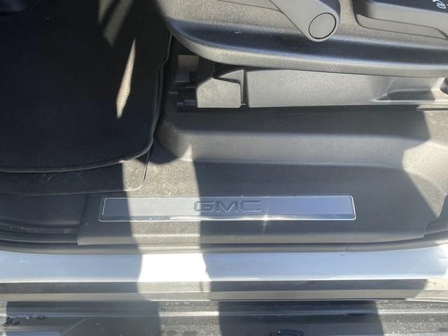 GMC Yukon XL 4WD 4dr SLT 2023