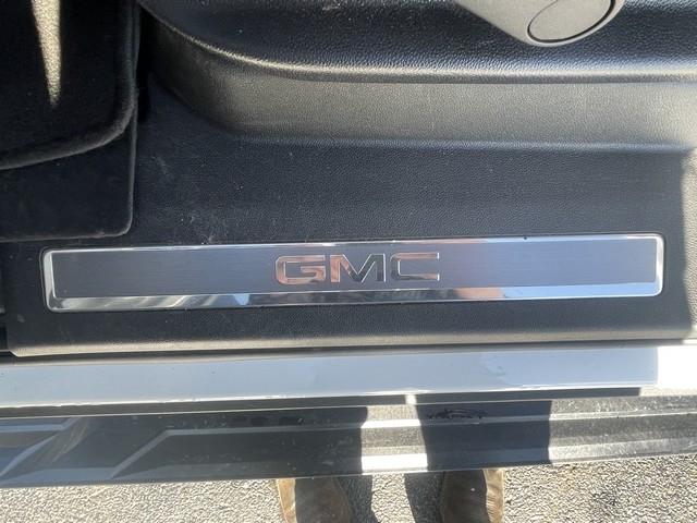 GMC Yukon XL 4WD 4dr SLT 2023