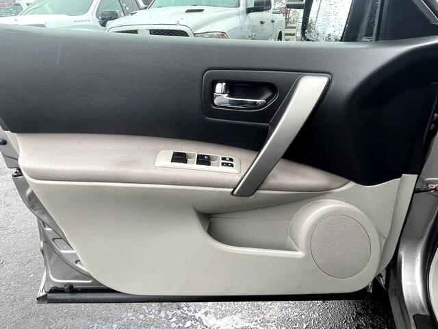 Nissan Rogue S 4D SUV AWD 2010