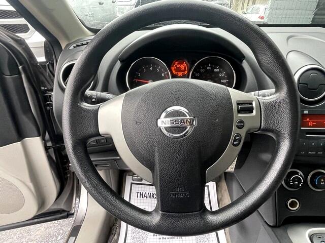 Nissan Rogue S 4D SUV AWD 2010