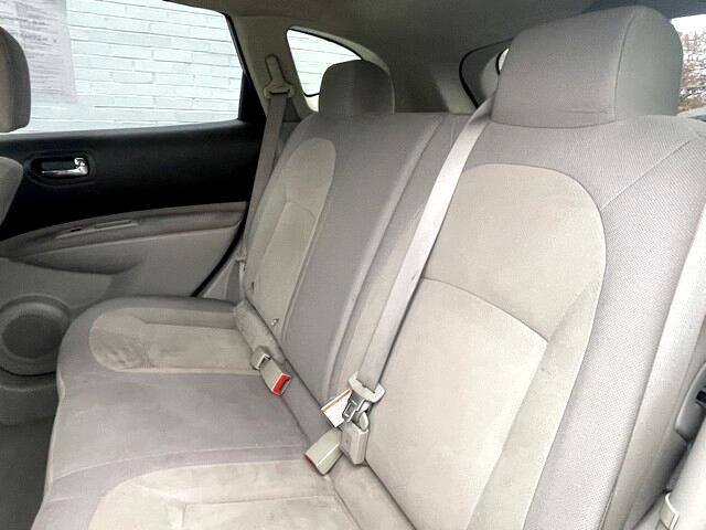 Nissan Rogue S 4D SUV AWD 2010