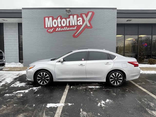 2018 Nissan Altima SV 4D Sedan 2.5