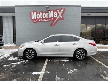 2018 Nissan Altima SV 4D Sedan 2.5