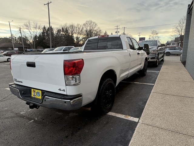 Toyota Tundra 4WD Truck  2010