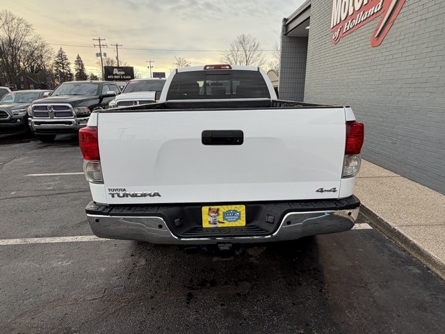 Toyota Tundra 4WD Truck  2010