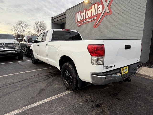 Toyota Tundra 4WD Truck  2010