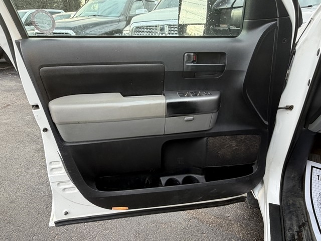 Toyota Tundra 4WD Truck  2010