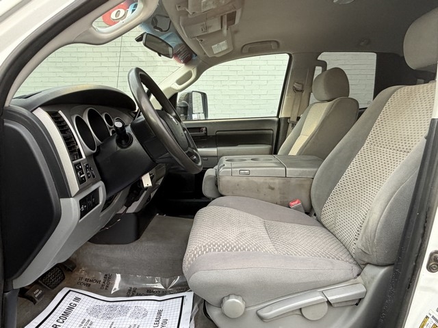 Toyota Tundra 4WD Truck  2010