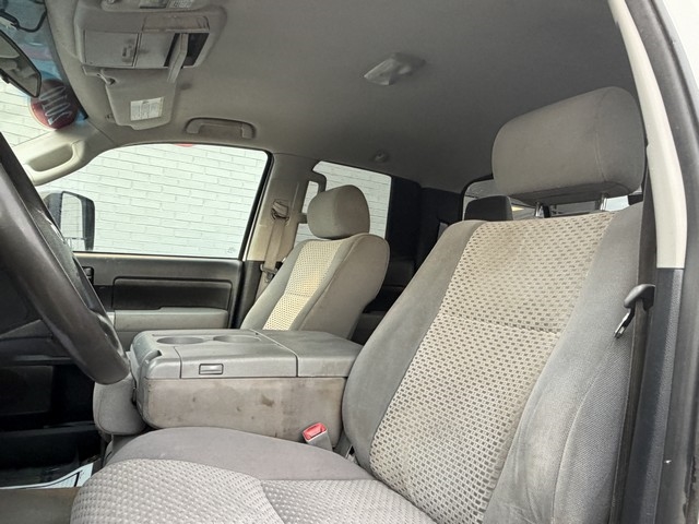 Toyota Tundra 4WD Truck  2010